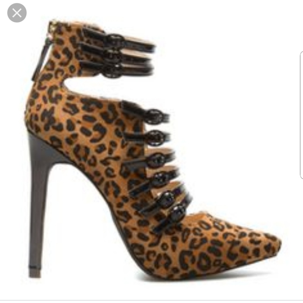 Preloved Leopard Caged Pump